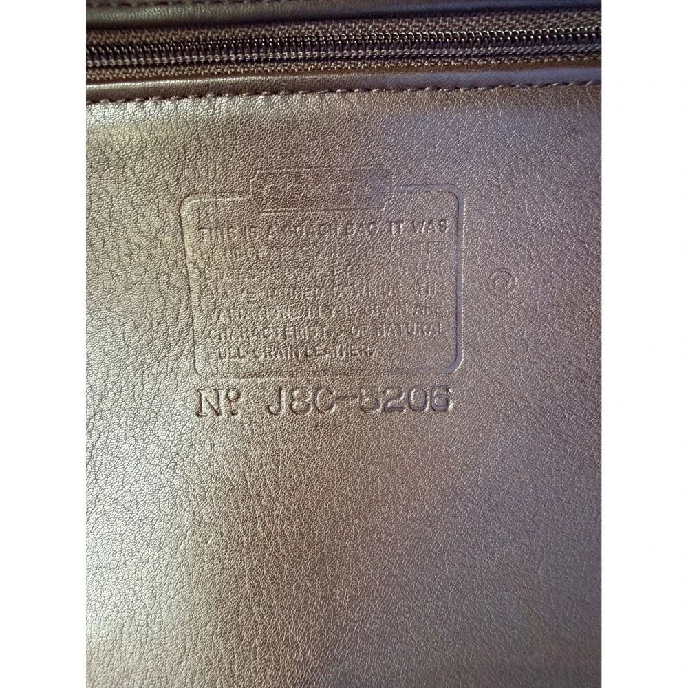 Coach 90s minimalism